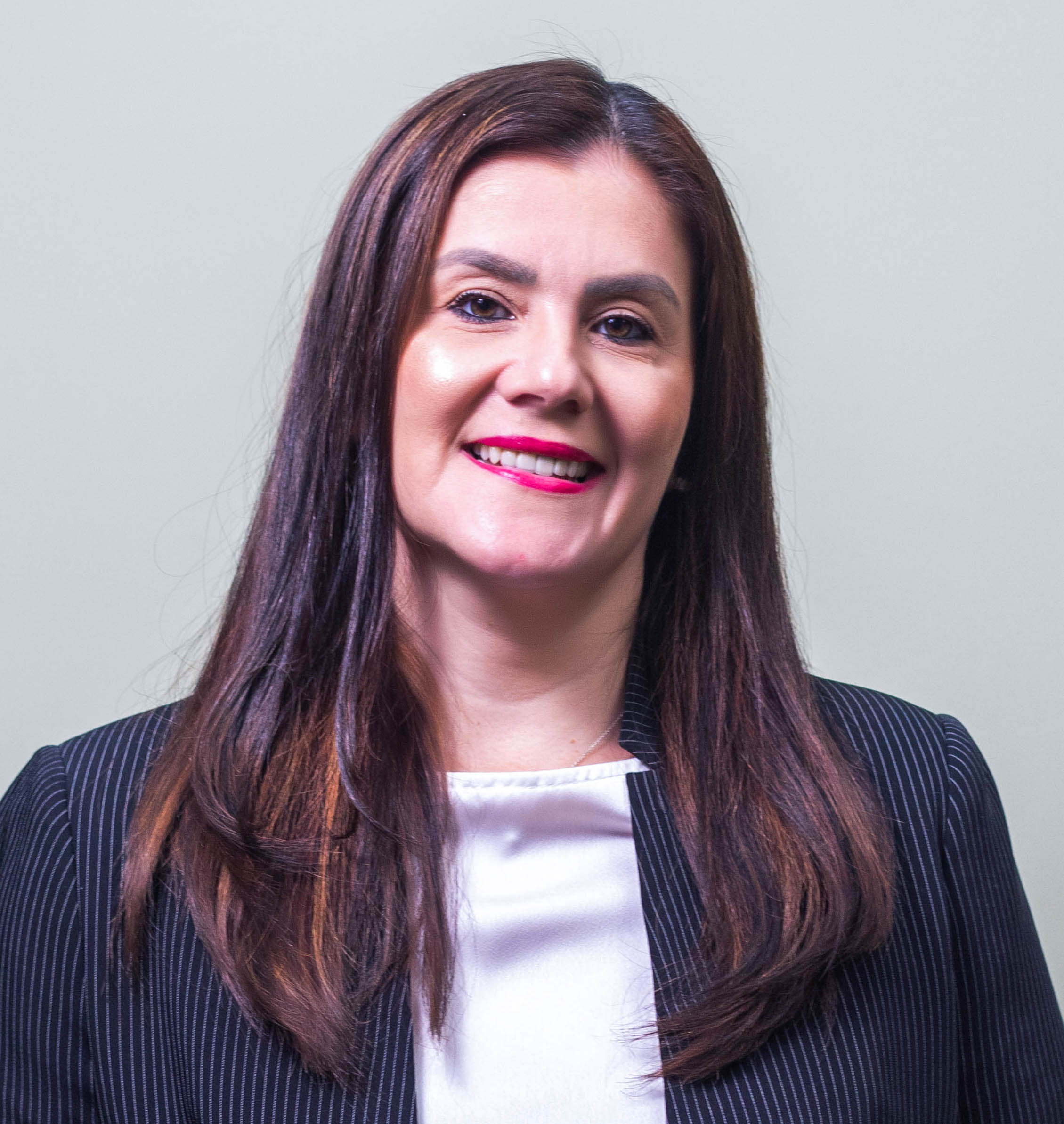 imagene de asesora de fondos financieros