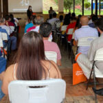 imagen de actividad llevada a cabo con empresarias de la zona de Orosi