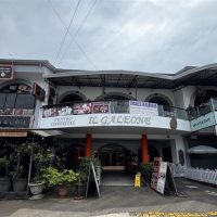 fachada principal al centro comercial il galeone en jacó
