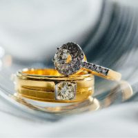 imagen de anillos de oro para crédito de alhajas